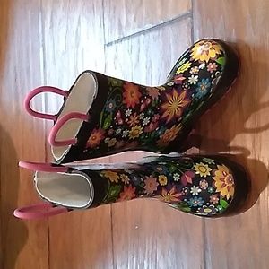 Western Chief Floral Swirl-Black size 5 Girls Rain Boots